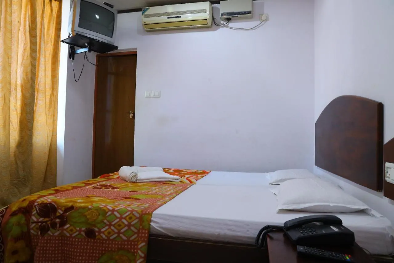 Hotel Ramanilayam Tourist Home Ambalapulai Indien