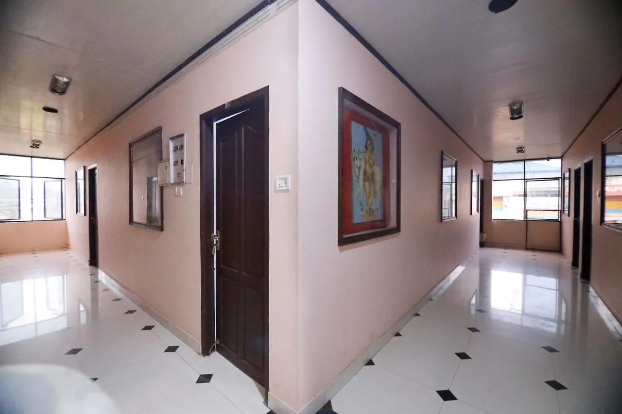 Ambalapulai Ramanilayam Tourist Home מלון