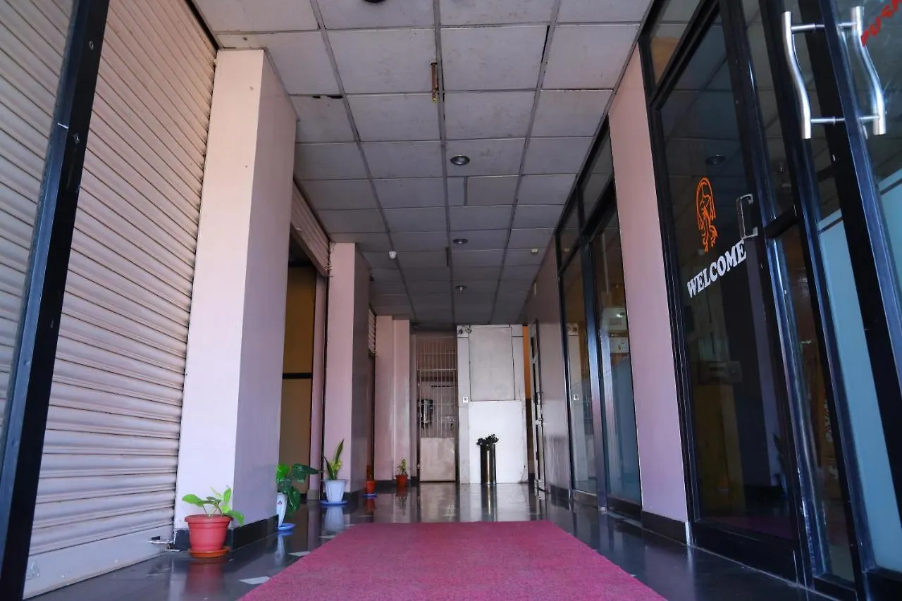 Ambalapulai Ramanilayam Tourist Home 0*,  הודו