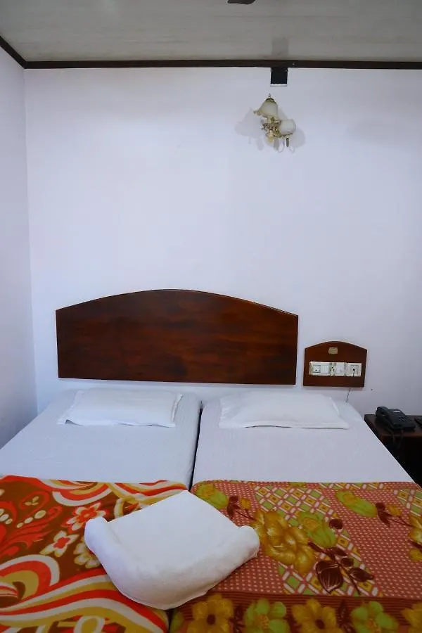 Ambalapulai Ramanilayam Tourist Home הודו